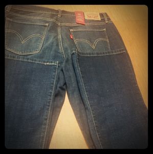 515 Bootcut Mid Rise